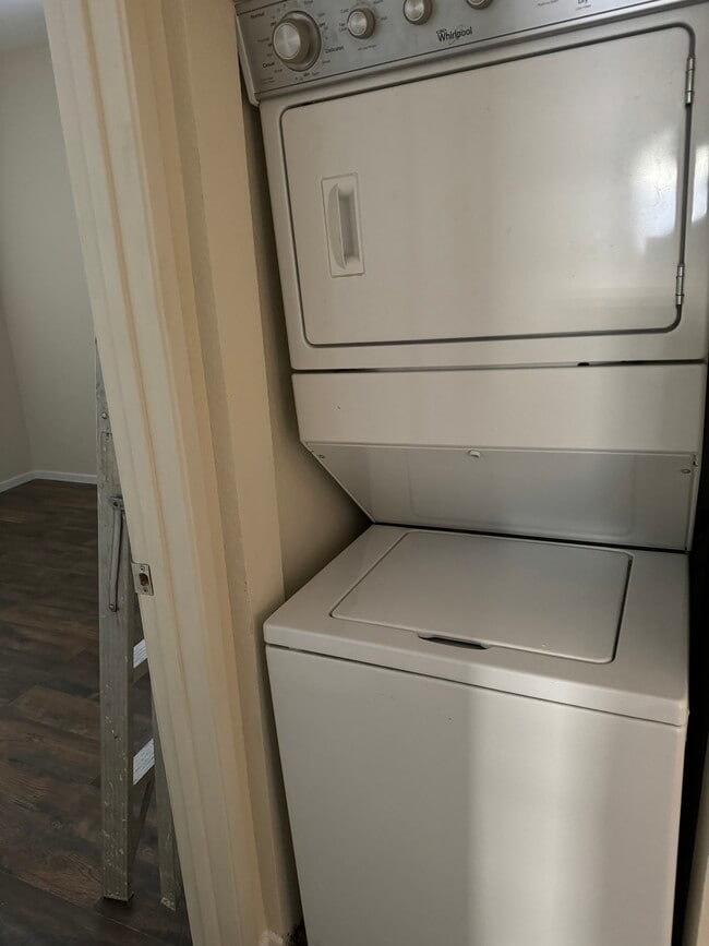 Lavadora y secadora - 10824 Palms Blvd Unidad 3