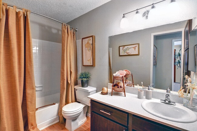 Photo - 2015 Cedar Bend Dr Unidad 0329