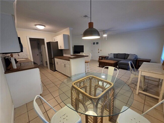 Photo - 800 Mallery St Unidad B 10