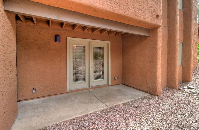 Photo - 4704 E Paradise Village Pkwy N Unidad 140