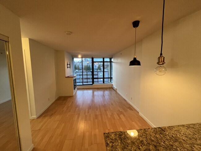 Photo - 610 Victoria St