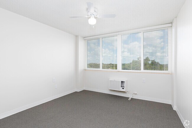 1BR, 1BA - 517SF - Bedroom