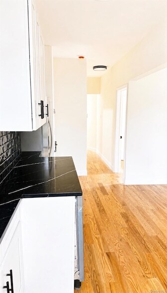 Photo - 404 Logan St