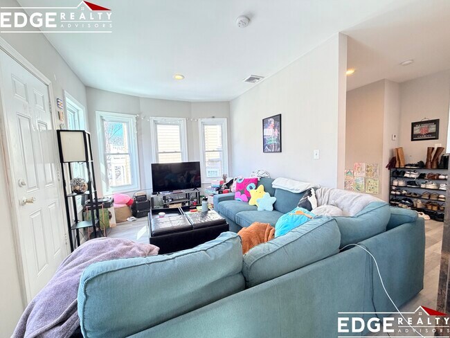 Photo - 76 Quint Ave Unidad 1