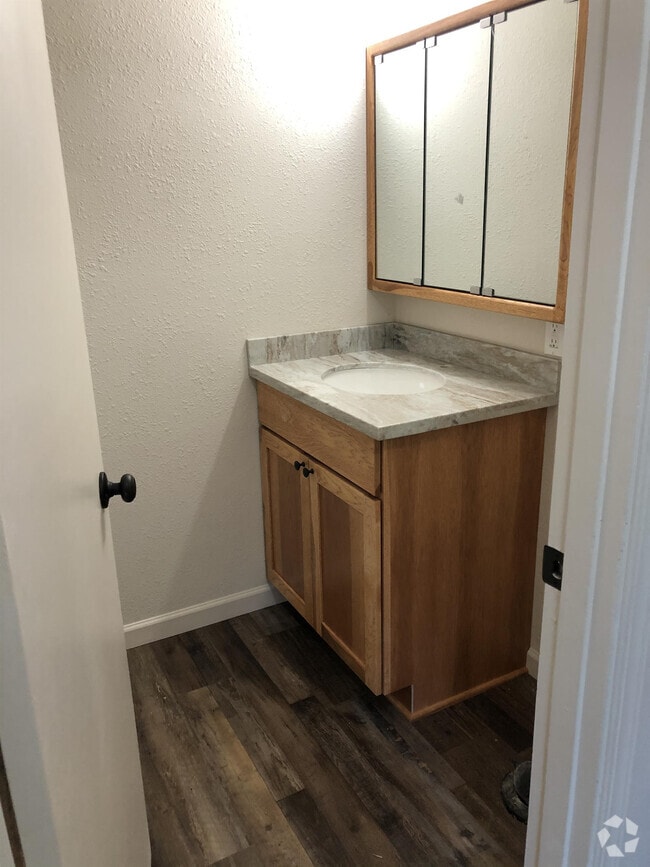 Building Photo - 1250 NW 23rd St Rental