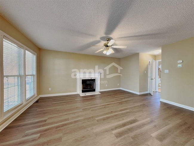 Photo - 204 Machost Dr