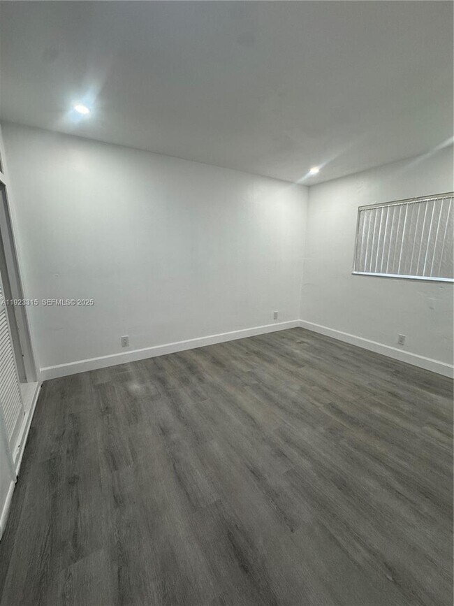 Photo - 1633 NW 8th Ave Unit 1