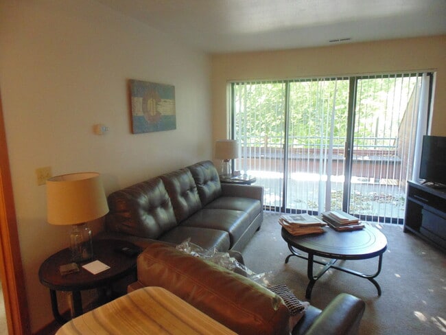 Photo - All Inclusive Fully Furnished 2 bed 2 bath in Heart of Downtown Boulder 90 day lease or longer