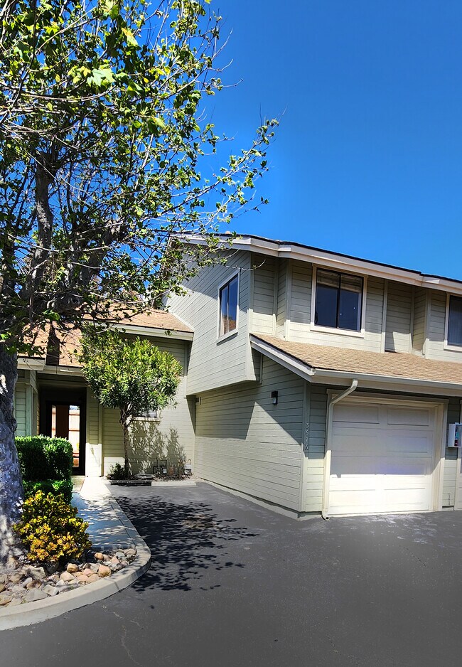 Photo - 3676 Constellation Rd