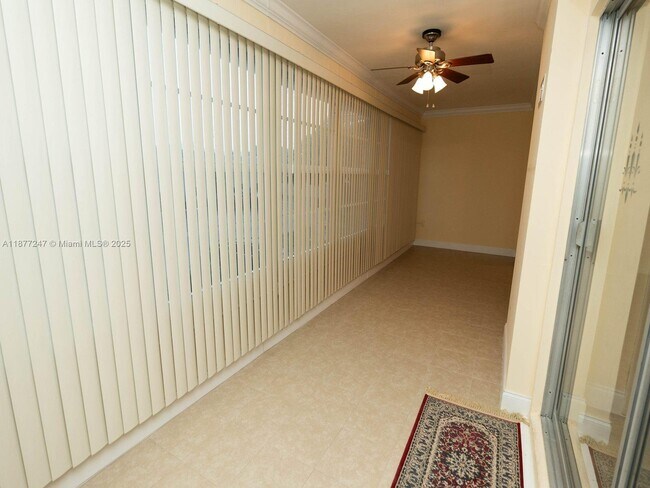 Photo - 2121 NE 42nd Ct Unidad 202C