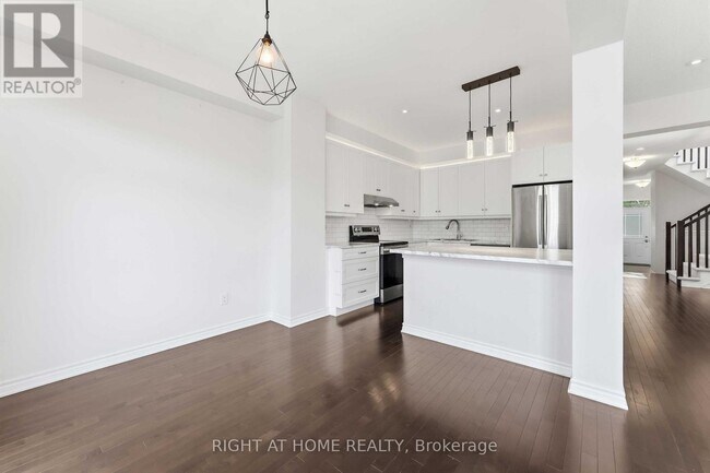 Photo - 432 Meadowbreeze Dr