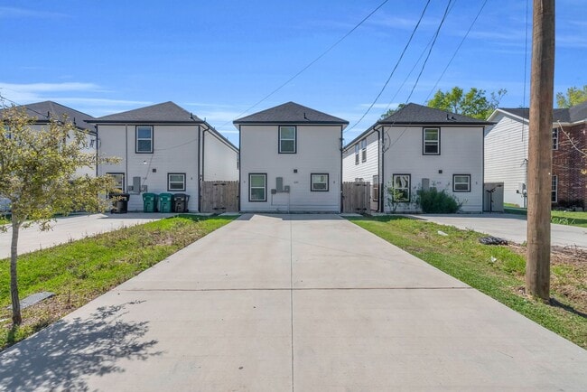 Photo - 8124 Sterlingshire St Unidad A