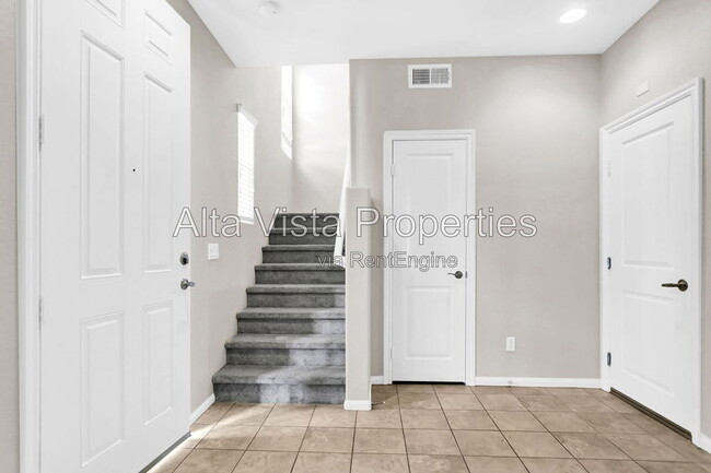 2346 Sentinel Ln