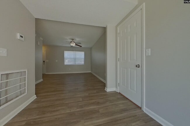 Photo - 521 Halleck Ln