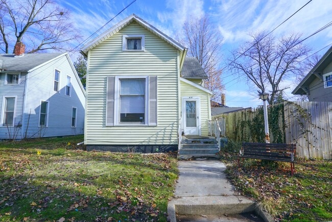 Building Photo - 616 Liberty St
