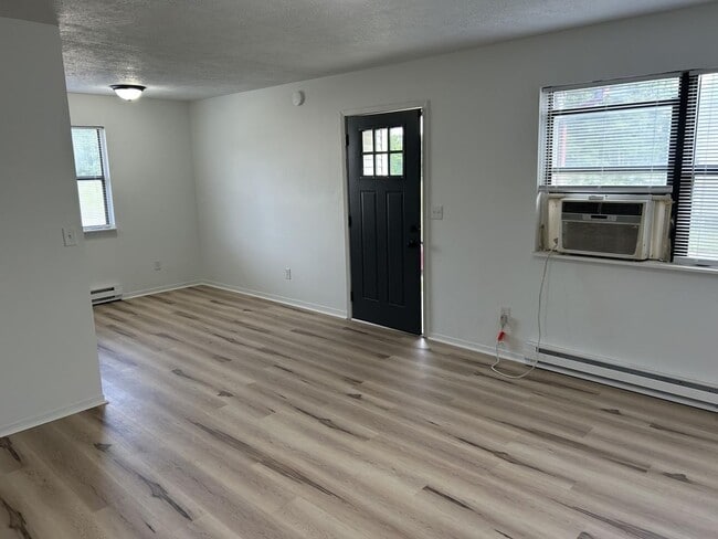 Photo - 270 Everett Ave