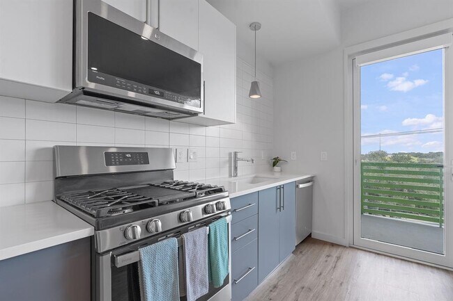 Photo - 4004 Banister Ln Unit 301