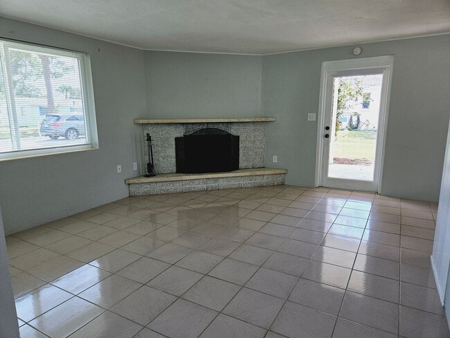 Photo - Annual Unfurnished Cute Florida Home with a private backyard for enjoying the Florida Lifestyle! ...