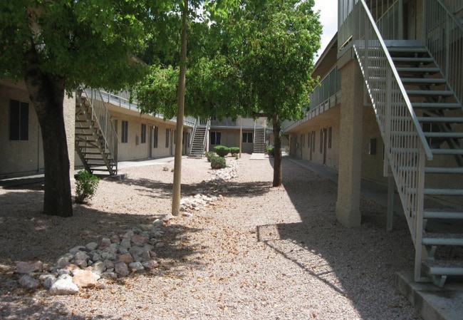 Photo - Windrose Villas Apartments
