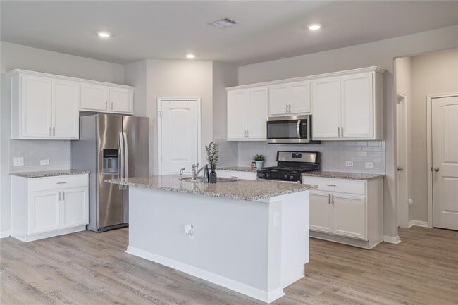 445 Shiner Ln