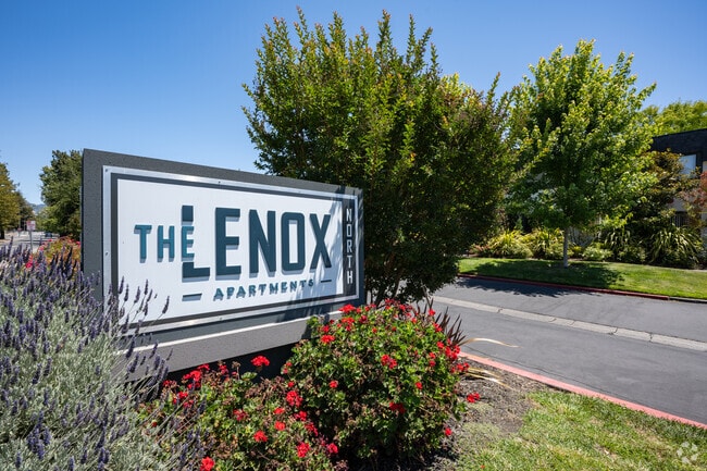 Letrero del monumento al norte - The Lenox