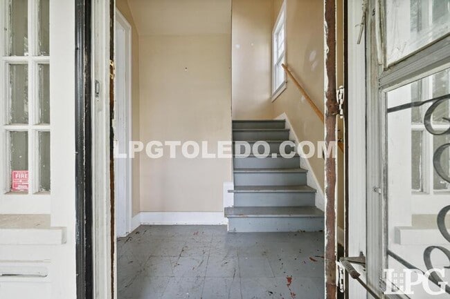 2030 Wyndhurst Rd