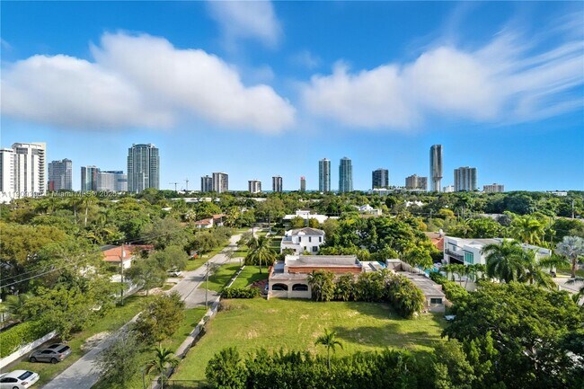 Photo - 280 SW 20th Rd Unidad 902