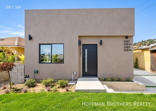 2681 1/2 Roseview Ave-