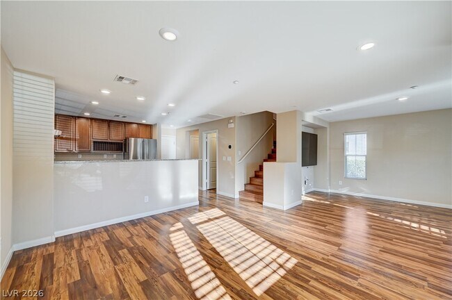 Photo - 2054 Waterlily View St