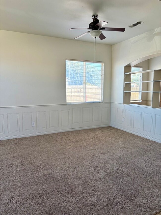 Photo - Spacious 5 Bedroom, 3 Bathroom Home in Stockdale Ranch Villas!
