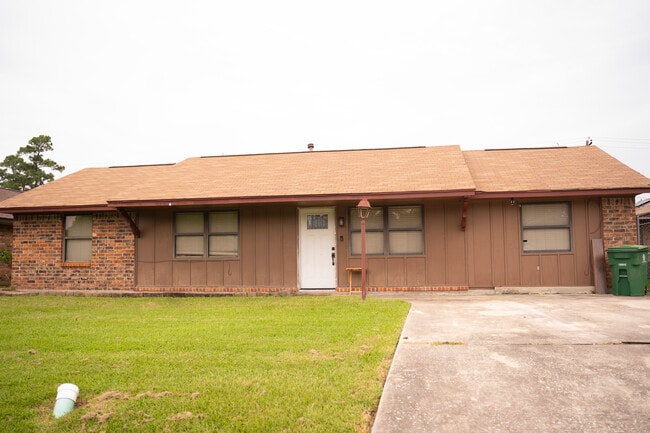Building Photo - 516 Magnolia Dr Rental