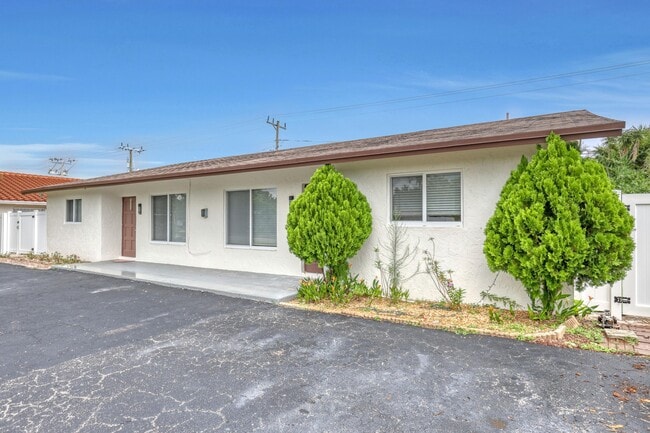 Photo - 3548 NE 5th Dr
