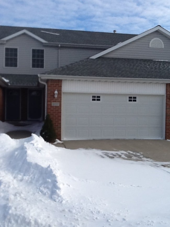 Building Photo - 833 Lowell Ave