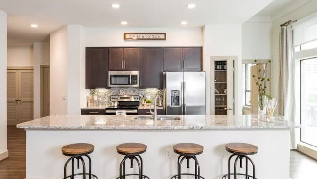 Photo - City Views, Modern Design Unit SAMN2