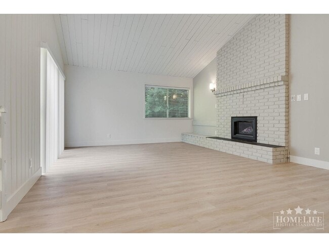 12687-12623 23 Ave