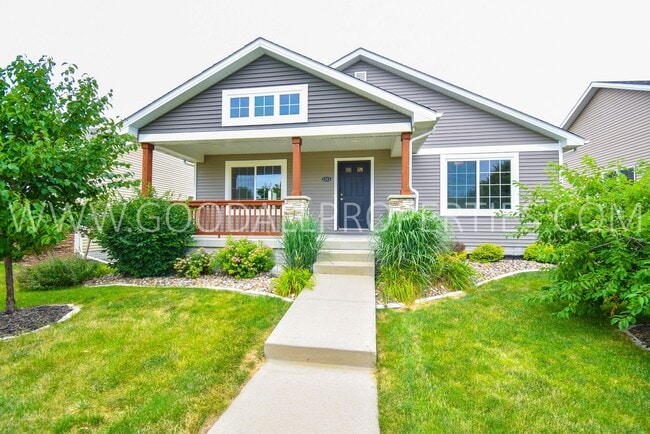 Building Photo - 4 Bedroom 3 Bath Club House and pool!