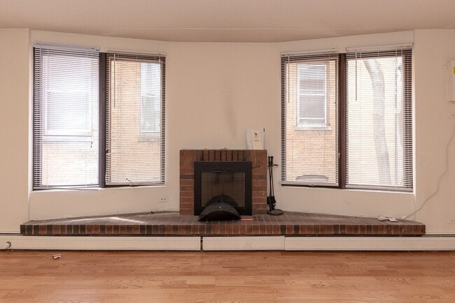 Photo - 622 W Wellington Ave Unit 21