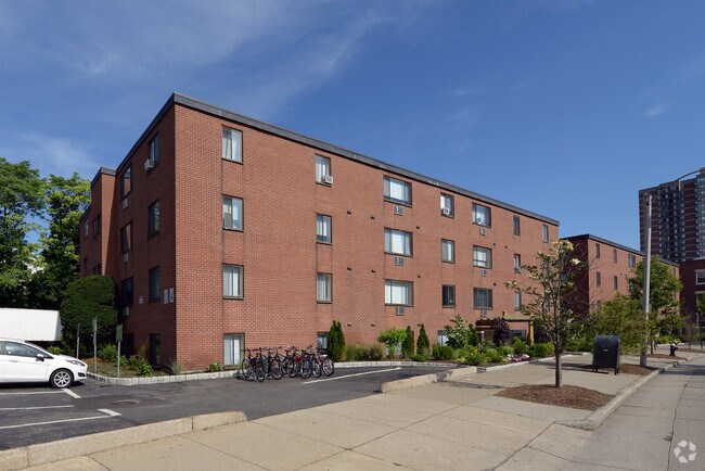 Babcock Street Apartments, 222-230