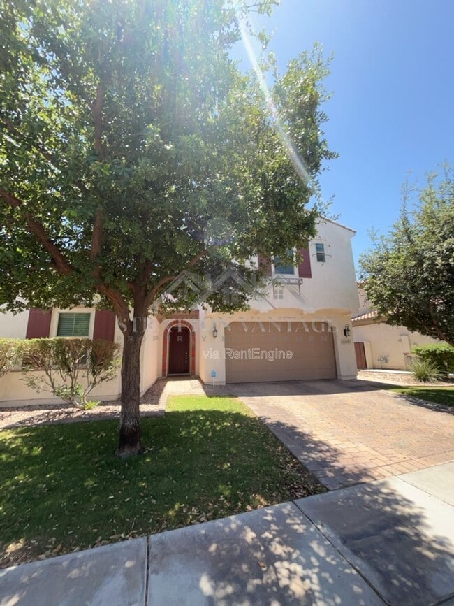 Photo - 945 W Yellowstone Way
