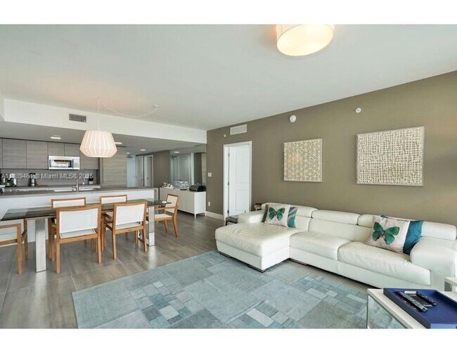 Building Photo - 400 Sunny Isles Blvd Unit 1616