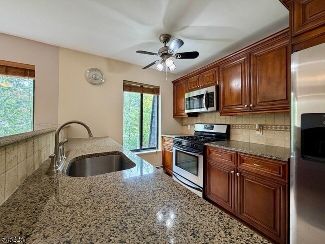 727 Joralemon St Unit 4