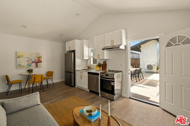 Photo - 1728 W 52nd St