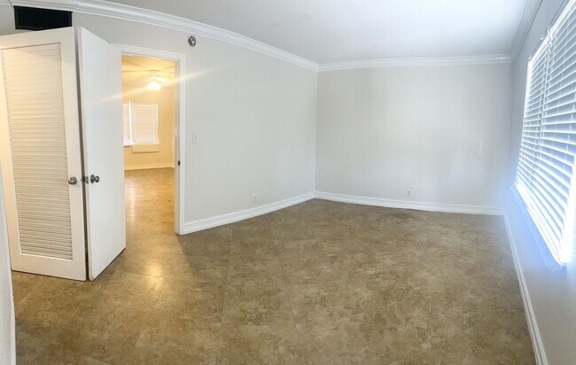 Photo - NEWLY RENOVATED UNITS WITH NEW APPLIANCE Unidad 207 - 1/1 -U