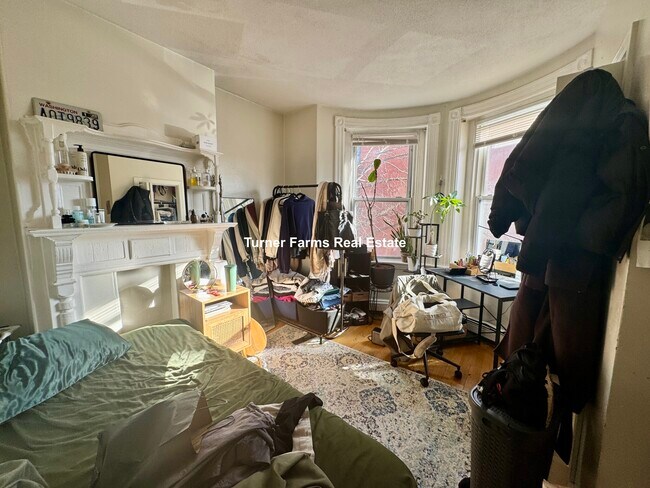 Building Photo - 3 Warwick St Unit 2