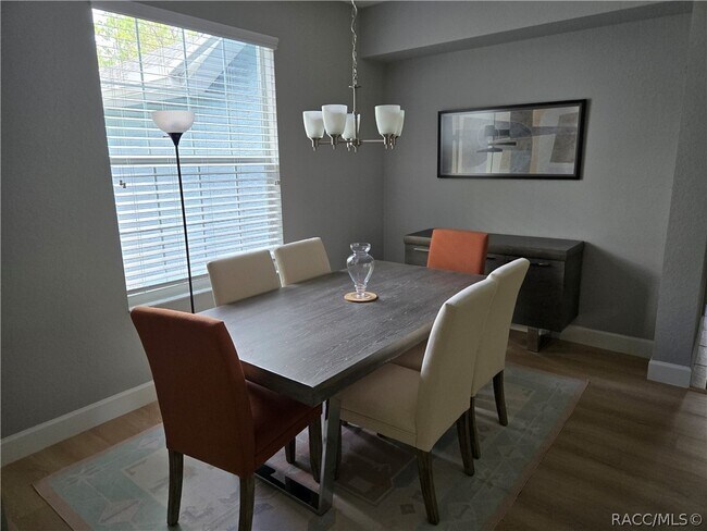 Photo - 13 Whitewood Ct