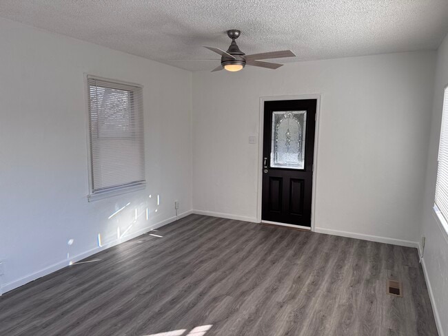 Photo - 291 N Washington Blvd