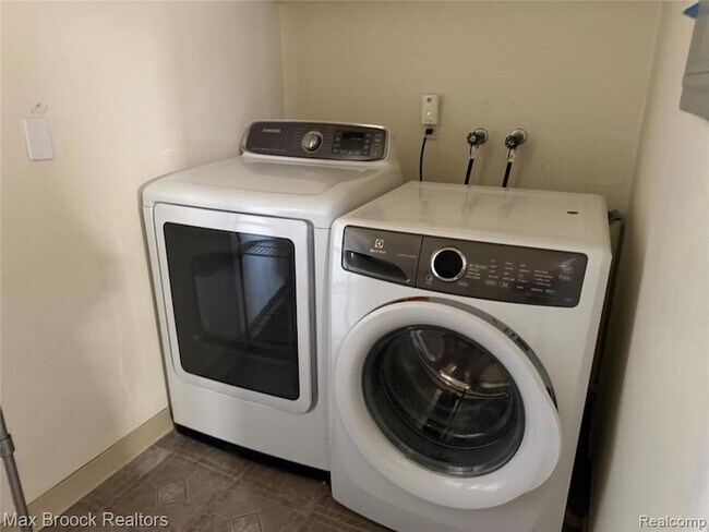 Photo - 1673 Cass Lake Rd