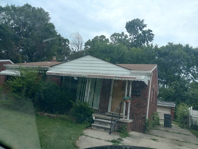 Building Photo - 29730 Birchwood St Rental