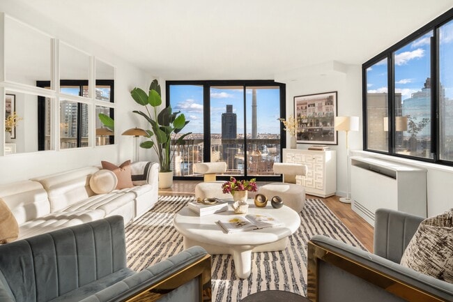 Building Photo - 330 E 75th St