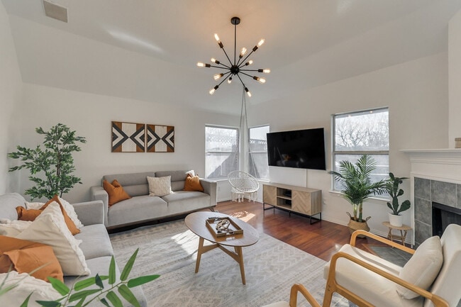 Building Photo - 4036 Falcon Ridge Dr Rental